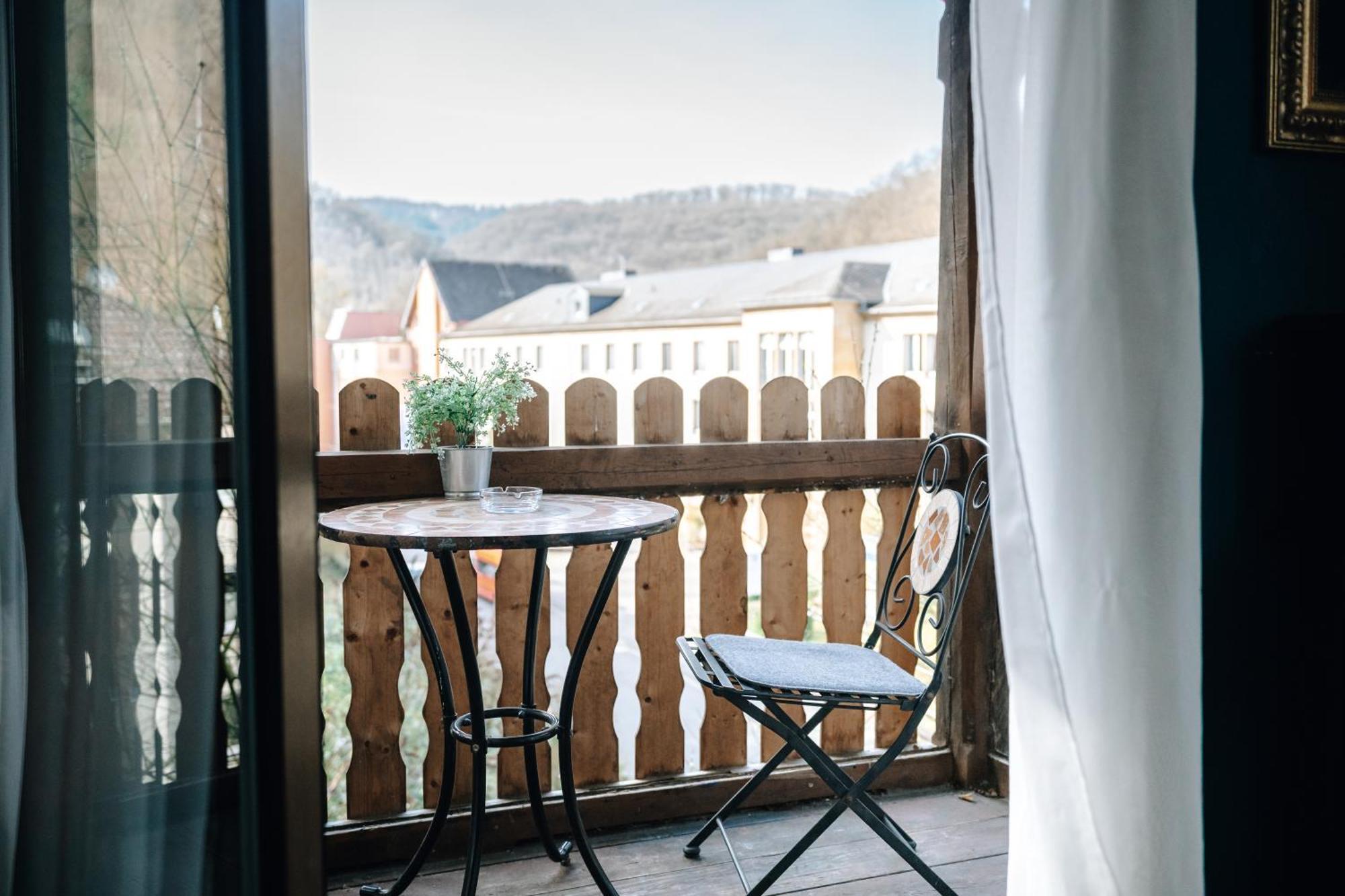 Bismarck Apt Mit Schoenem Balkon バート・エムス エクステリア 写真